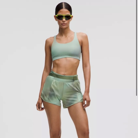 Lululemon Hotty Hot High-Rise Lined Short 2.5” Chromadrift green.